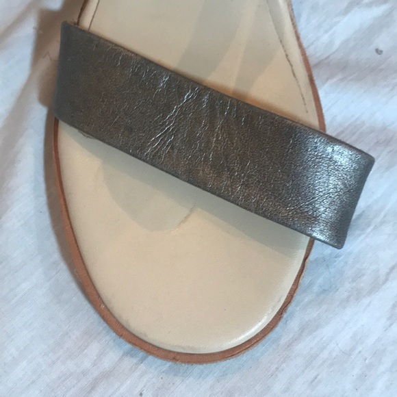 “KOOLABURA” By UGG Leather Ladies Sandals. - Picture 12 of 15